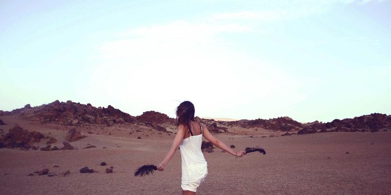 ADV探险骑行终极装备指南:从硬核边箱到应急维修,打造你的荒野移动堡垒