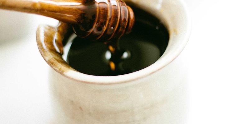 摩旅骑士必读:雨衣选购三大实战避坑指南,告别湿身与收纳烦恼